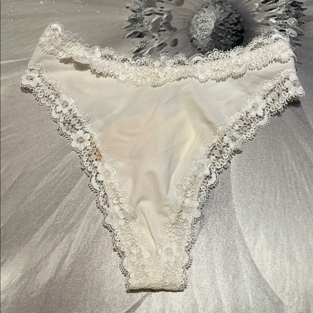 Natori White Lace Trim Panties